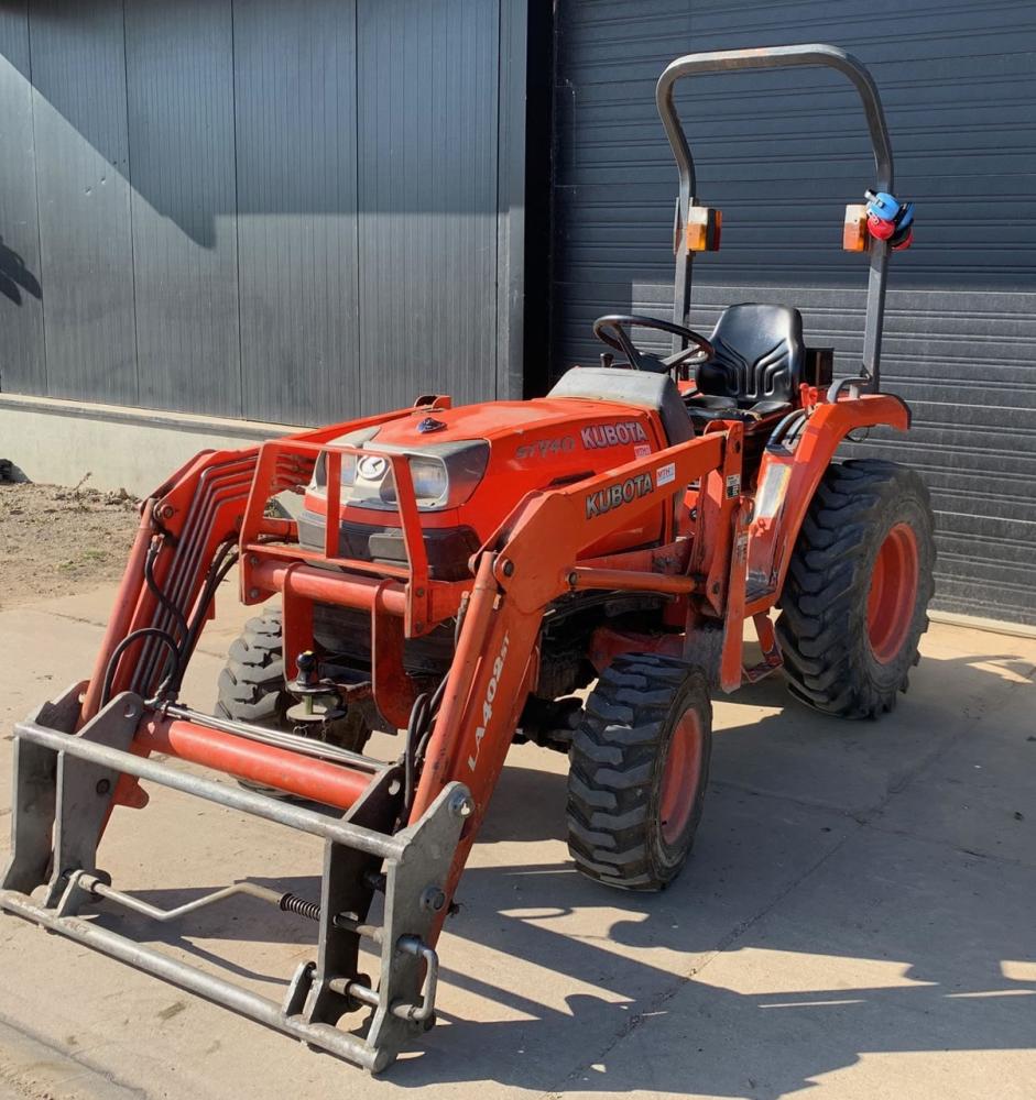 Tractor kubota stv 40